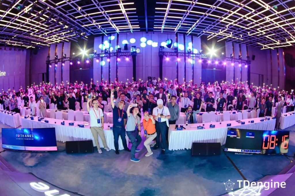 TDengine 用户大会QAI+数据驱动汽R、能源数据、烟草、电力应用的未来 - TDengine Database 时序数据? class=